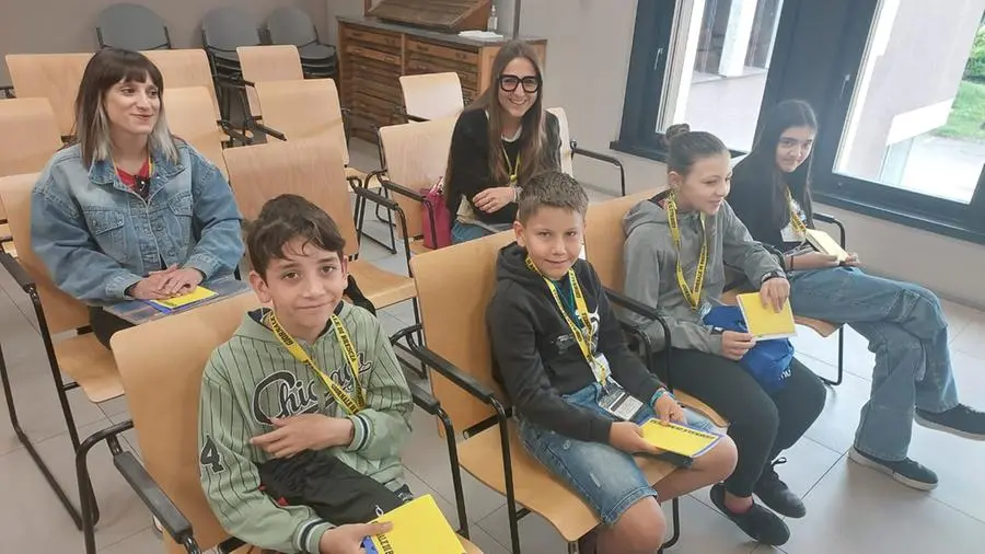 Gli studenti della quinta C della primaria Gianni Rodari di Poncarale in visita al GdB