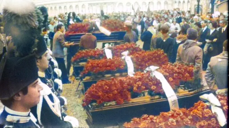 Le bare delle vittime della strage di piazza Loggia