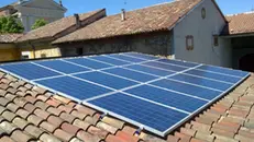 Pannelli fotovoltaici sul tetto di una casa