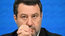 Il ministro delle Infrastrutture e dei Trasporti, Matteo Salvini, nel corso di una conferenza stampa al termine della riunione del Consiglio dei ministri presso Palazzo Chigi a Roma, 24 maggio 2024. ANSA/CLAUDIO PERI