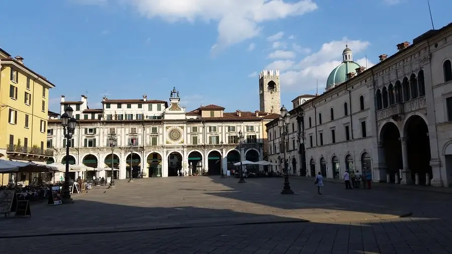 Una veduta di piazza Loggia © www.giornaledibrescia.it