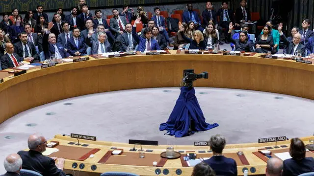 epa11287565 Members of the United Nations Security Council raise their hand to indicate their vote to approve United Nations membership for Palestine during a Security Council meeting at United Nations Headquarters in New York, New York, USA, 18 April 2024. The United States voted against a Palestinian membership request by using their veto power. EPA/SARAH YENESEL