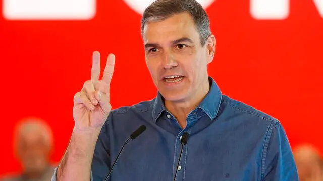 epa11368558 Spain's Prime Minister and PSOE party's secretary general Pedro Sanchez gestures as he delivers a speech during an electoral rally of his Spanish Socialist Workers' Party (PSOE) ahead of the European elections in the city of Seville, Andalusia, southern Spain, 25 May 2024. The European Parliament elections are scheduled across EU member states from 06 to 09 June 2024. EPA/JOSE MANUEL VIDAL