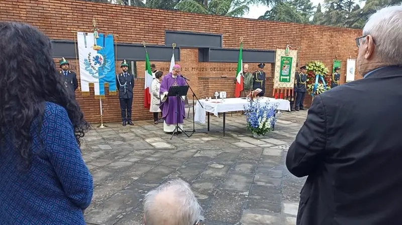 La commemorazione al Vantiniano prima delle celebrazioni in piazza Loggia