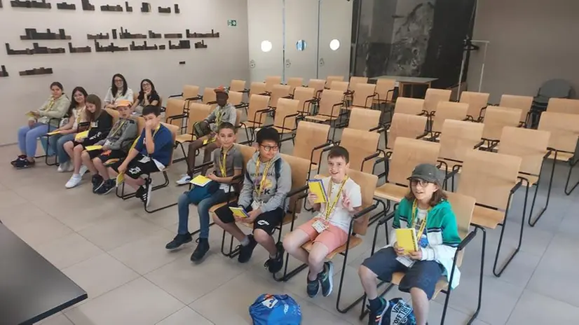 Gli studenti della quinta della scuola primaria Mario Lodi di Brandico in visita al GdB