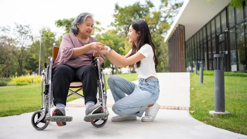 Il contributo aiuta a sostenere i caregiver familiari - © www.giornaledibrescia.it