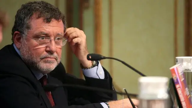 Il presidente della Commissione Antimafia Francesco Forgione alla presentazione del nuovo volume di Limes: "Il circuito delle mafie", Roma 8 novembre 2013. ANSA/ALESSANDRO DI MEO