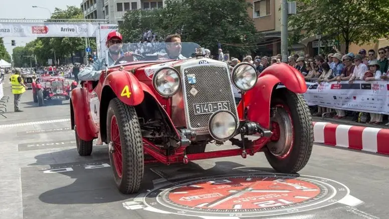 Una delle auto storiche della Mille Miglia © www.giornaledibrescia.it