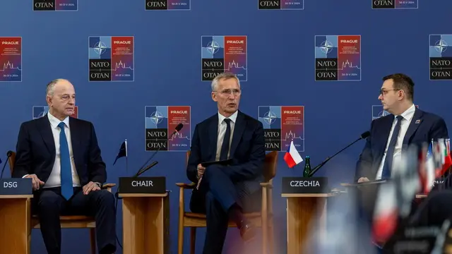 epa11381090 NATO Secretary General Jens Stoltenberg (C) starts the informal NATO Foreign Ministers Meeting at Czernin Palace, in Prague, Czech Republic, 31 May 2024. One of the main topic of the two-day informal meeting of NATO foreign ministers is the search for consensus on the Alliance's next steps in support of Ukraine and discuss priorities for the upcoming NATO Washington Summit. EPA/MARTIN DIVISEK / POOL