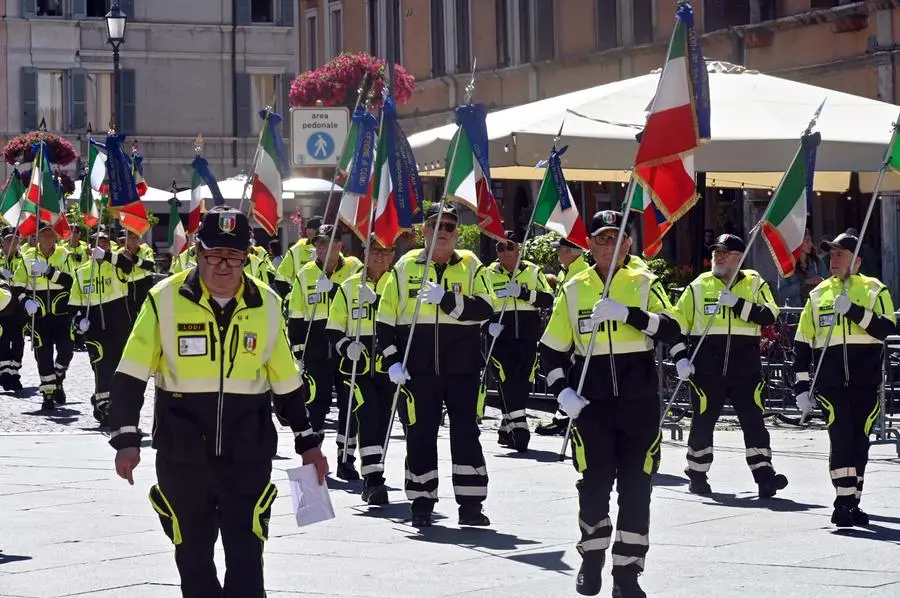 Raduno nazionale dei Vigili del fuoco: la sfilata conclusiva per le vie di Brescia