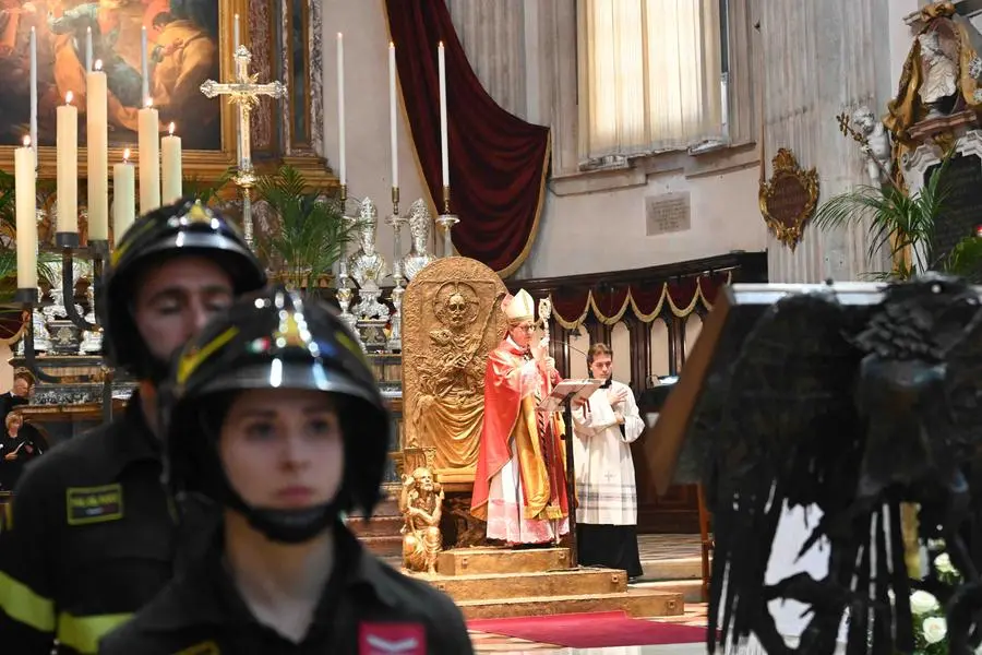 La cerimonia in Duomo per la conclusione del 28esimo raduno nazionale dei Vigili del fuoco
