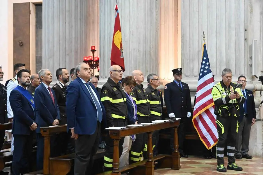 La cerimonia in Duomo per la conclusione del 28esimo raduno nazionale dei Vigili del fuoco