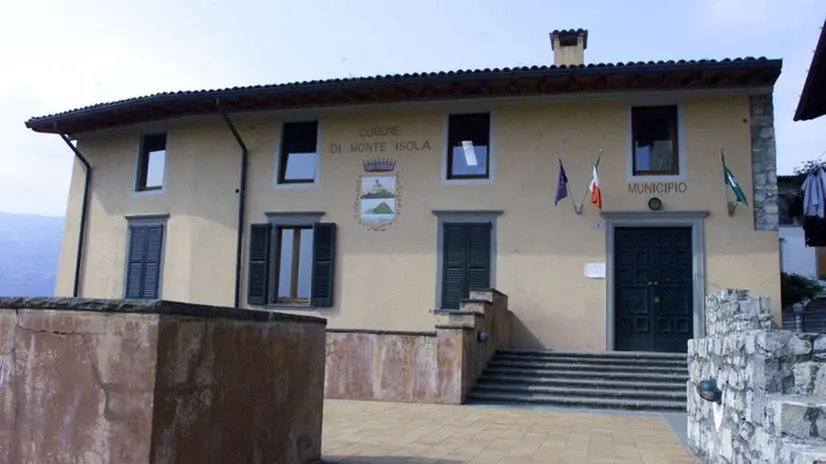 Il municipio di Monte Isola