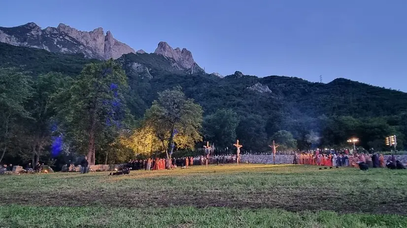Santa Crus 2024, la crocifissione ai piedi della Concarena
