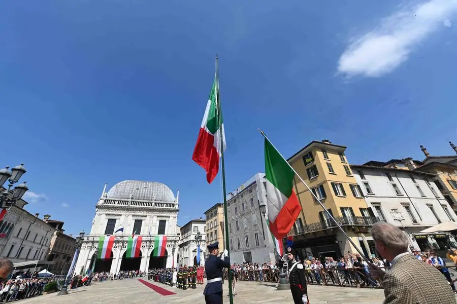 In piazza Loggia le celebrazioni per la Festa del 2 giugno