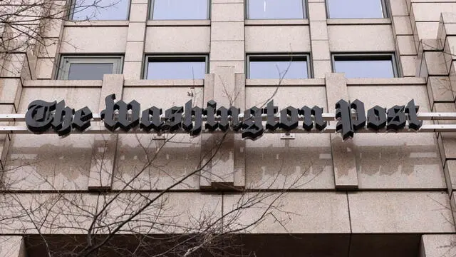 epa11015661 The Washington Post office in Washington, DC, USA, 07 December 2023. About 750 employees of The Washington Post are participating in a 24-hour strike following 18 months of contract negotiations. The daily newspaper suffered a one hundred million dollar loss in 2023 and is attempting to eliminate 240 jobs, but only about half that number have accepted buyout offers. EPA/MICHAEL REYNOLDS