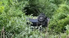 L'incidente a Vestone: auto nella scarpata