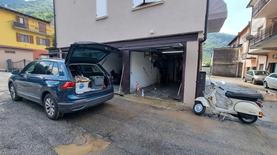 A Vobarno le strade piene di fango dopo l'esondazione