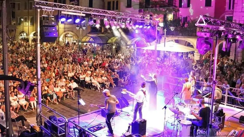 Un concerto a Desenzano - © www.giornaledibrescia.it
