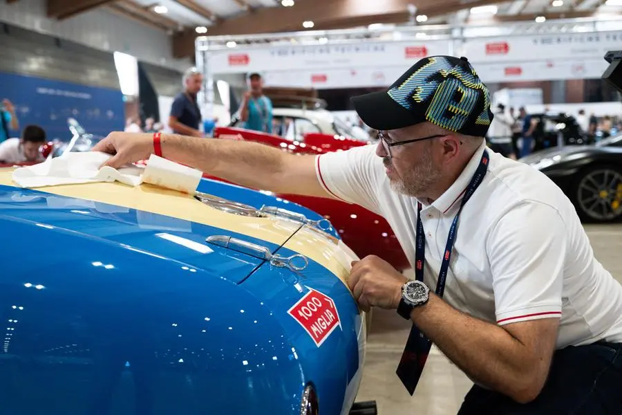 Mille Miglia 2024, le verifiche tecniche e sportive al Paddock del Brixia Forum