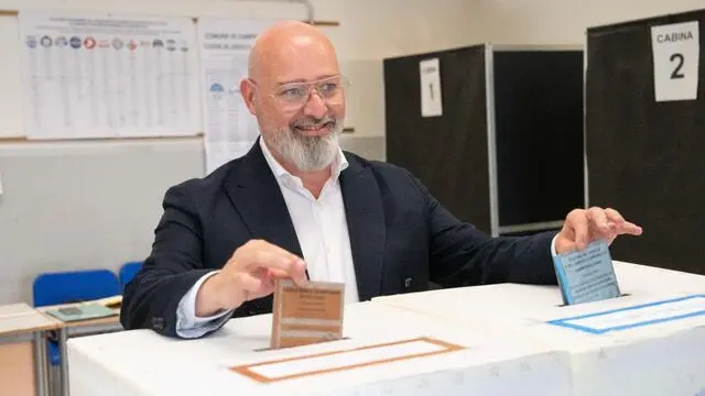 Il presidente del Pd e goveratore dell'Emilia-Romagna, Stefano Bonaccini, vita all'istituto comprensivo Bosco, via Barchetta 2 a Campogalliano (Modena) per le Elezioni europee e per le amministrative di Campogalliano, 8 giugno 2024 ANSA/ Ufficio stampa Emilia Romagna ANSA PROVIDES ACCESS TO THIS HANDOUT PHOTO TO BE USED SOLELY TO ILLUSTRATE NEWS REPORTING OR COMMENTARY ON THE FACTS OR EVENTS DEPICTED IN THIS IMAGE; NO ARCHIVING; NO LICENSING NPK --- The president of the italian Pd and governor of Emilia-Romagna, Stefano Bonaccini, votes in Campogalliano (Modena) for the European elections and for the administrative elections of Campogalliano, 8 June 2024 ANSA/ Emilia Romagna press office HANDOUT HANDOUT EDITORIAL USE ONLY/NO SALES HANDOUT ANSA PROVIDES ACCESS TO THIS HANDOUT PHOTO TO BE USED SOLELY TO ILLUSTRATE NEWS REPORTING OR COMMENTARY ON THE FACTS OR EVENTS DEPICTED IN THIS IMAGE; NO ARCHIVING; NO LICENSING NPK