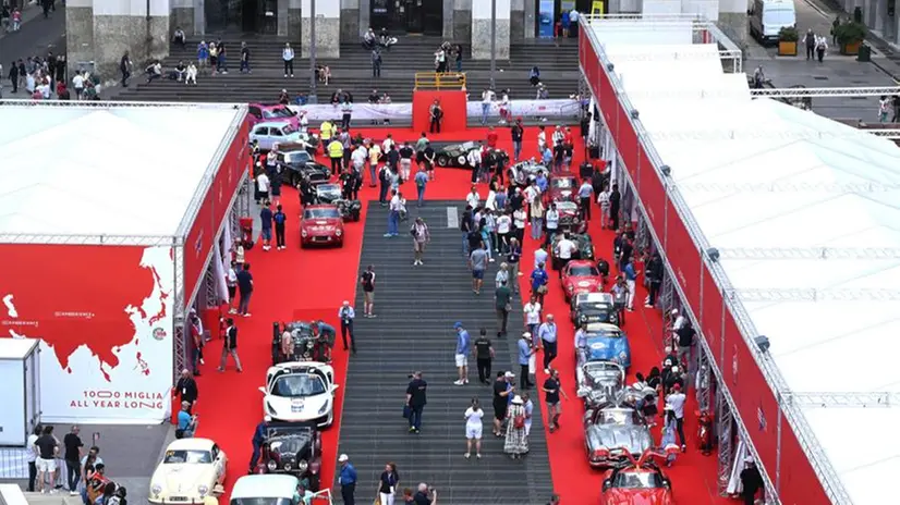 Mille Miglia 2024, la punzonatura in piazza Vittoria / 5