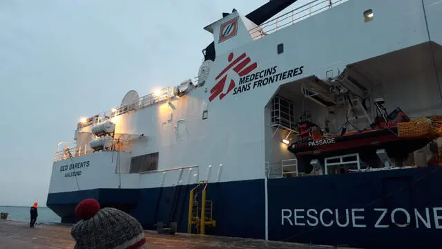 Buongiorno a tutti, in allegato alcune foto relative all'attracco a Ravenna della nave 'Geo Barents' arrivata nel porto romagnolo con a bordo 134 migranti. Il credito per le immagini è Guardia Costiera Ravenna.