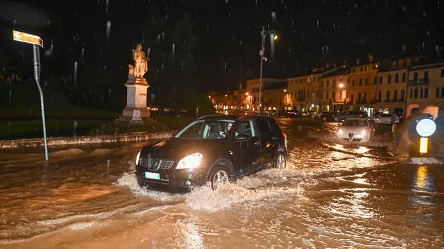 20240516 - DIS - CASTELFRANCO VENETO - ALLAGAMENTI DELLE STRADE E MALTEMPO - Nuove Tecniche