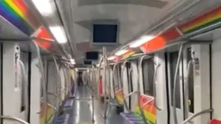 FRAME - Il treno arcobaleno dell'Atac sulla metro A per celebrare il Pride