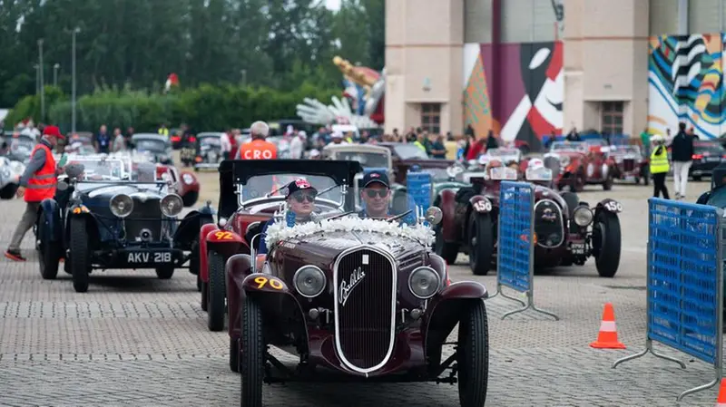 Mille Miglia 2024, terza tappa: la partenza da Viareggio