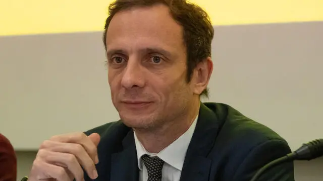 Massimiliano Fedriga, presidente della Conferenza delle Regioni e Province autonome, nel corso della presentazione di “Selecting Italy - Attrazione investimenti esteri e catene regionali del valore” a Roma, 28 marzo 2024. Investing Italy 2024 si terrà a Trieste l’8 e il 9 aprile prossimi. ANSA/MAURIZIO BRAMBATTI