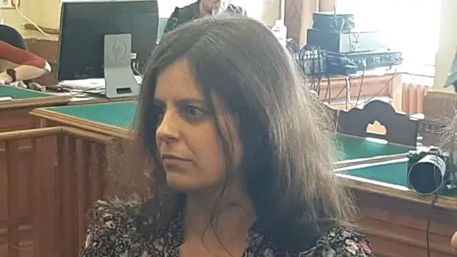 Ilaria Salis, the 39-year-old Milanese teacher who has been in prison for 13 months after the court rejected the request to go under house arrest in Hungary at the courtroom in Budapest, Hungary, 28 March 2024. Italian teacher Ilaria Salis was again handcuffed at her wrists, with shackles on her ankles, and led in on a chain like a leash by a police officer as she entered a Budapest courtroom on Thursday, the same as happened in a hearing on January 29. ANSA/Enrico Martinelli +++BEST QUALITY AVAILABLE+++