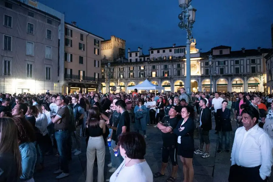 Mille Miglia The Night 2024, il concerto di Shade in piazza Loggia