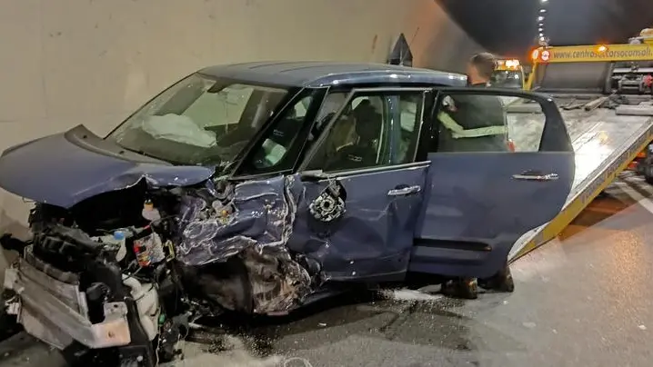 I mezzi incidentati nella galleria di Pisogne