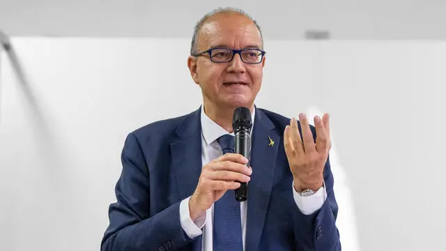 Il ministro Valditara visita la scuola istituto comprensivo Sorelle Agazzi,27 Maggio 2024, Ansa/Andrea Fasani