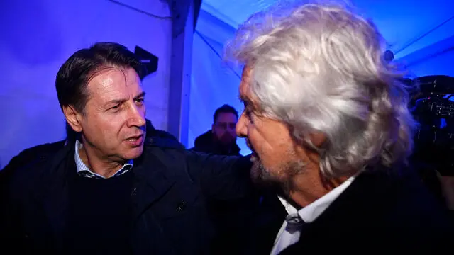 Giuseppe Conte e Beppe Grillo - Foto Ansa/Riccardo Antimiani © www.giornaledibrescia.it
