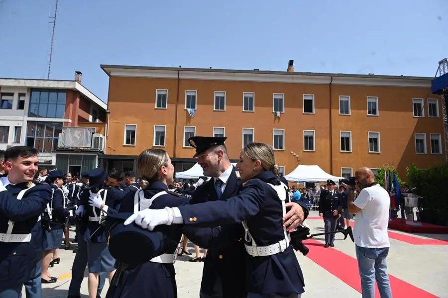 Il giuramento dei nuovi agenti di Polizia alla Polgai