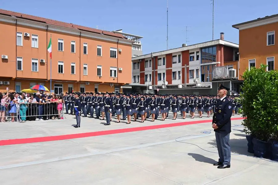 Il giuramento degli allievi agenti della Polizia di Stato alla Polgai