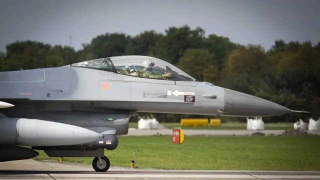 epa04415547 A file picture dated 03 September 2014 shows a Dutch F16 on Volkel airbase in Vonkel, The Netherlands. The Netherlands will provide six F-16 fighter planes to be deployed over Iraq in the fight against the Islamic State (IS). EPA/Jeroen Jumelet