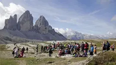 Dolomiti Unesco: negli hotspot Lago di Braies e Tre Cime di Lavaredo superata la capacità di carico