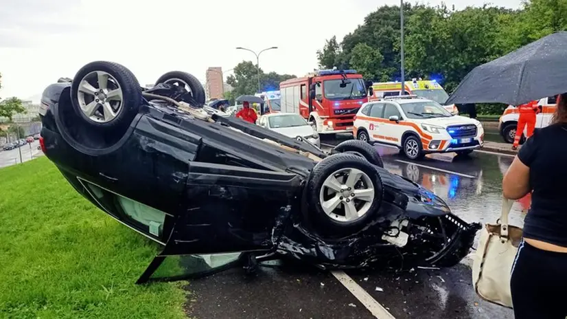 L'incidente sul cavalcavia Kennedy a Brescia
