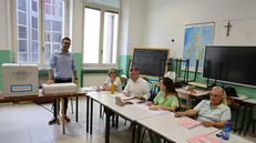 Foto generiche di un seggio elettorale (a Foligno) dove oggi si vota per il ballottaggio.