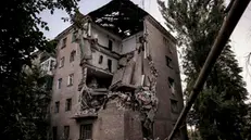 epa11436457 A handout photo made available by the Ukrainian Army shows a residential building damaged by shelling in the city of Chasiv Yar, Ukraine, 25 June 2024 amid the Russian invasion. Russian troops entered Ukrainian territory on 24 February 2022, starting a conflict that has provoked destruction and a humanitarian crisis. EPA/UKRAINIAN ARMY / OLEG PETRASIUK / HANDOUT HANDOUT EDITORIAL USE ONLY/NO SALES HANDOUT EDITORIAL USE ONLY/NO SALES