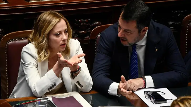 Meloni e Salvini alla Camera - Foto Ansa/Riccardo Antimiani © www.giornaledibrescia.it