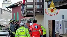 L'intervento dei soccorsi dopo l'incidente - Vigili del fuoco © www.giornaledibrescia.it