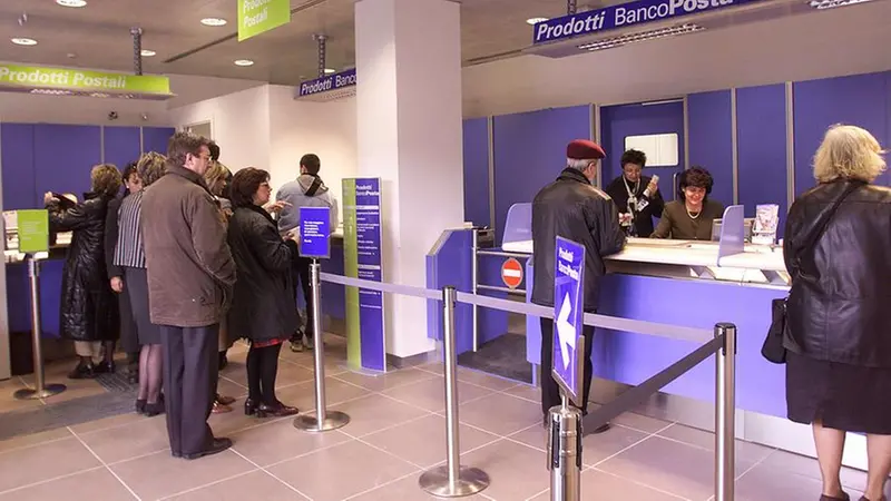 Coda in Posta - © www.giornaledibrescia.it