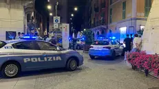 Le volanti della Polizia in Carmine - © www.giornaledibrescia.it