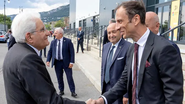 Trieste - Il Presidente della Repubblica Sergio Mattarella accolto dal Presidente della Regione Autonoma Friuli-Venezia Giulia Massimiliano Fedriga al suo arrivo alla cerimonia di apertura della Settimana Sociale dei Cattolici in Italia, oggi 3 luglio 2024. (Foto di Paolo Giandotti - Ufficio Stampa per la Stampa e la Comunicazione della Presidenza della Repubblica)