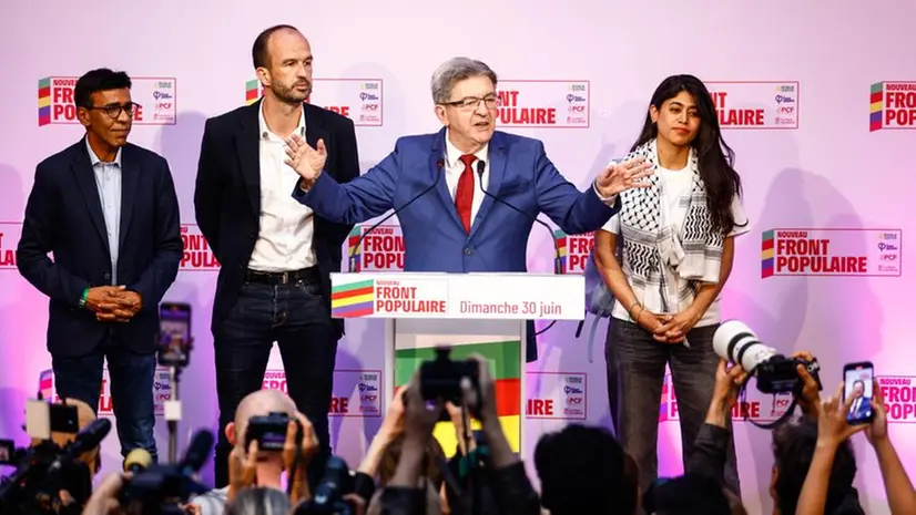 Mélenchon e gli altri esponenti del Front Populaire dopo l’esito del primo turno - Foto Ansa/Epa/Mohammed Badra © www.giornaledibrescia.it