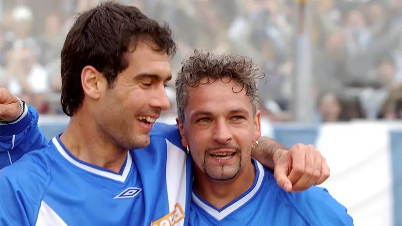 Pep Guardiola e Roberto Baggio in un Brescia-Atalanta 3-0 del 2003 - © www.giornaledibrescia.it